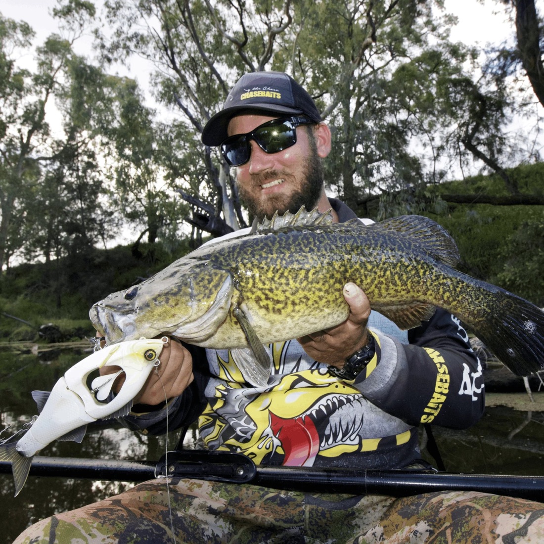 Angler holding a Murray cod
